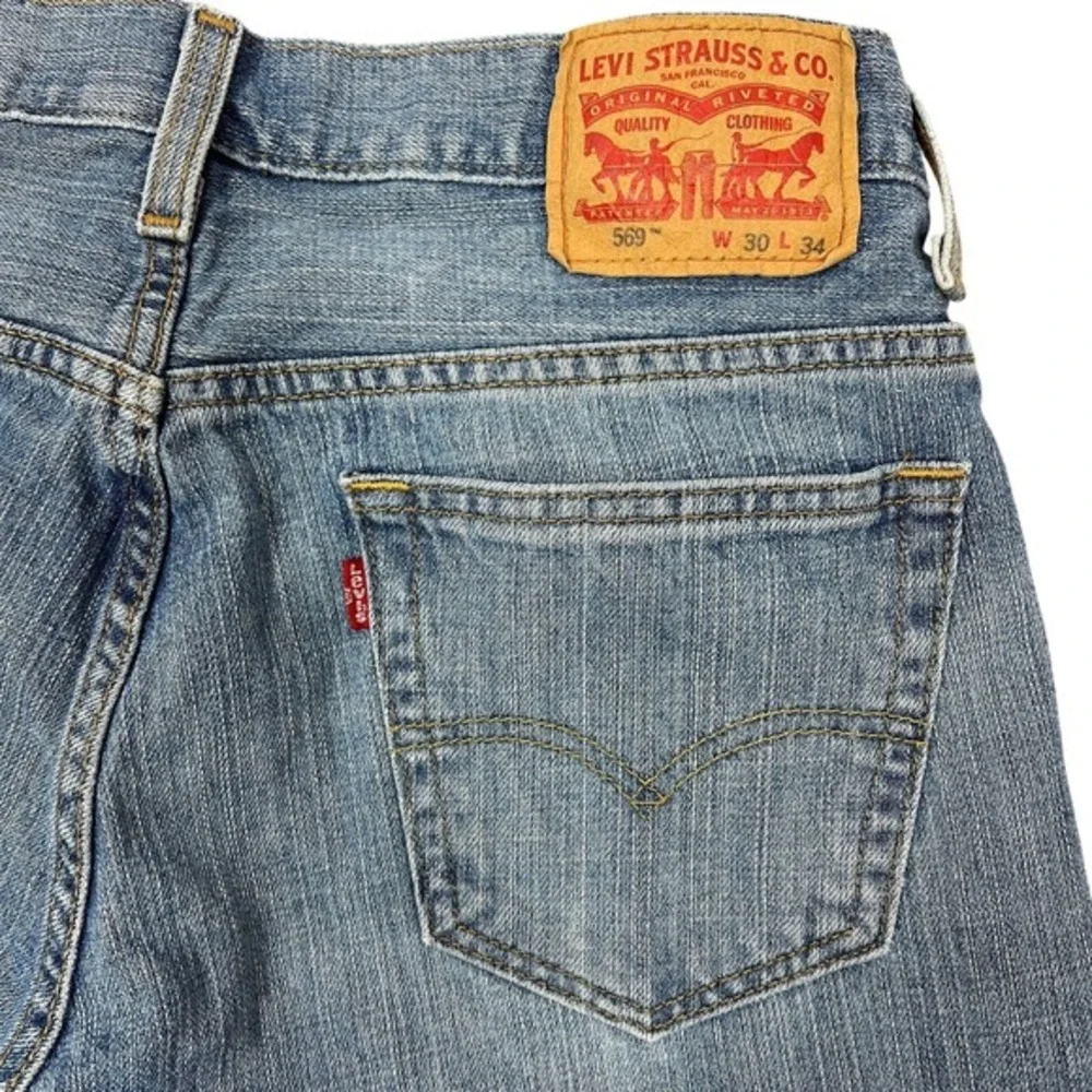 Levis levi 569